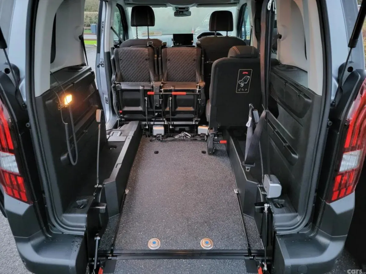 Peugeot Rifter MPV, Diesel, 2026, Grey