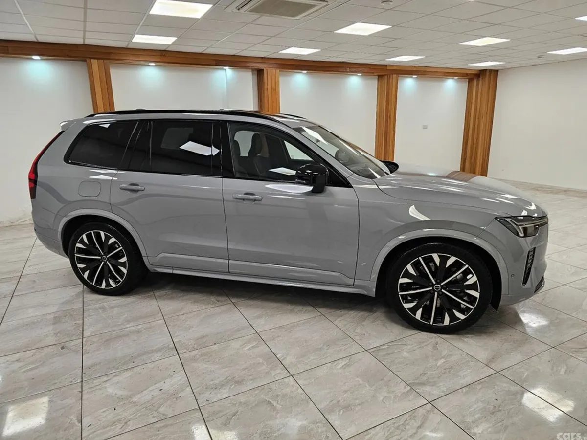 Volvo XC90 SUV, Petrol Plug-in Hybrid, 2026, Silver