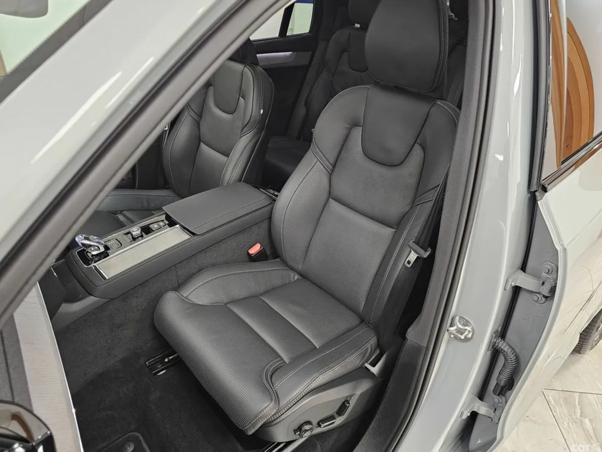 Volvo XC90 SUV, Petrol Plug-in Hybrid, 2026, Silver