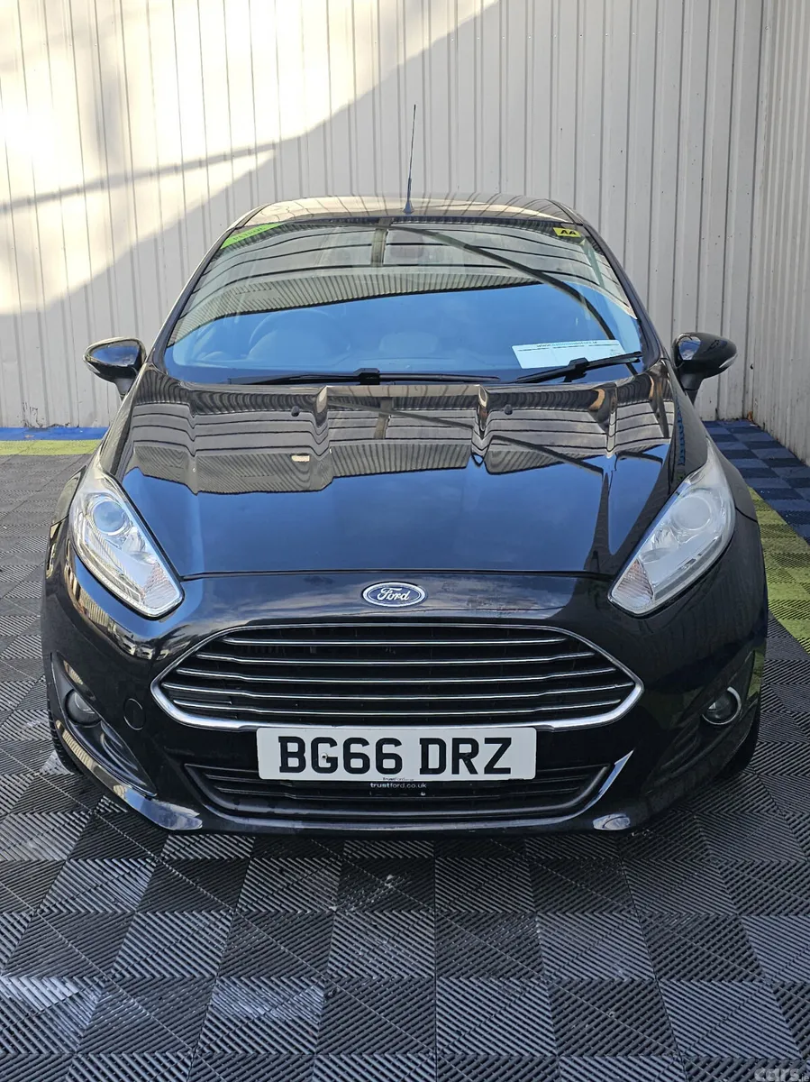 Ford Fiesta Hatchback, Petrol, 2016, Black