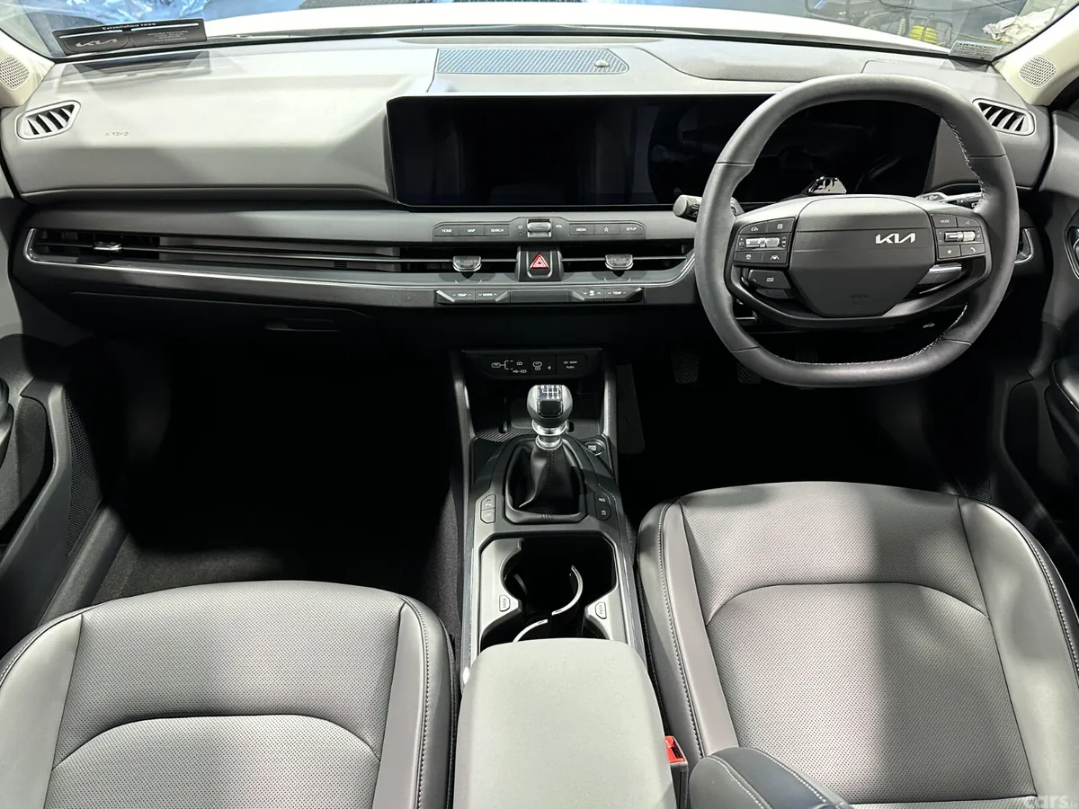 Kia K4 Hatchback, Petrol, 2026, White