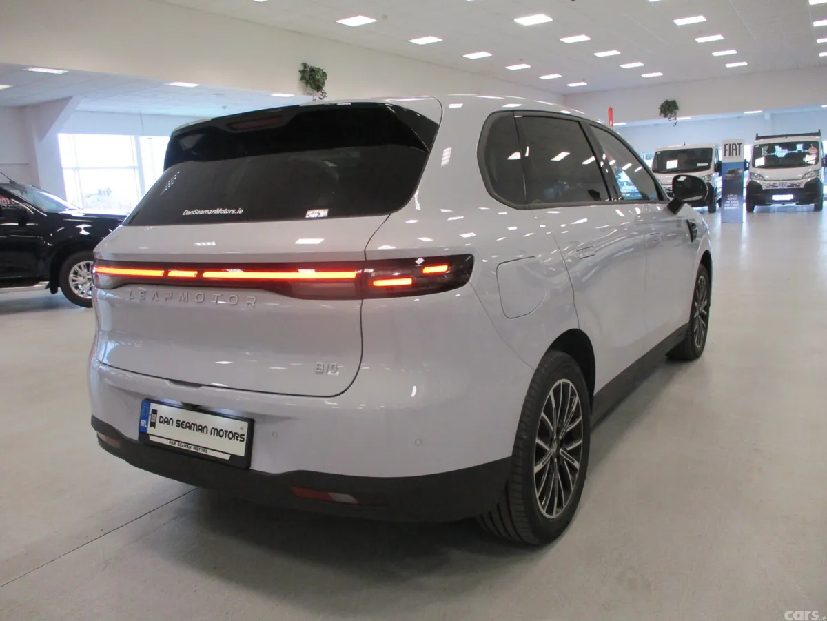 Leapmotor B10 Hatchback, Electric, 2027, Silver