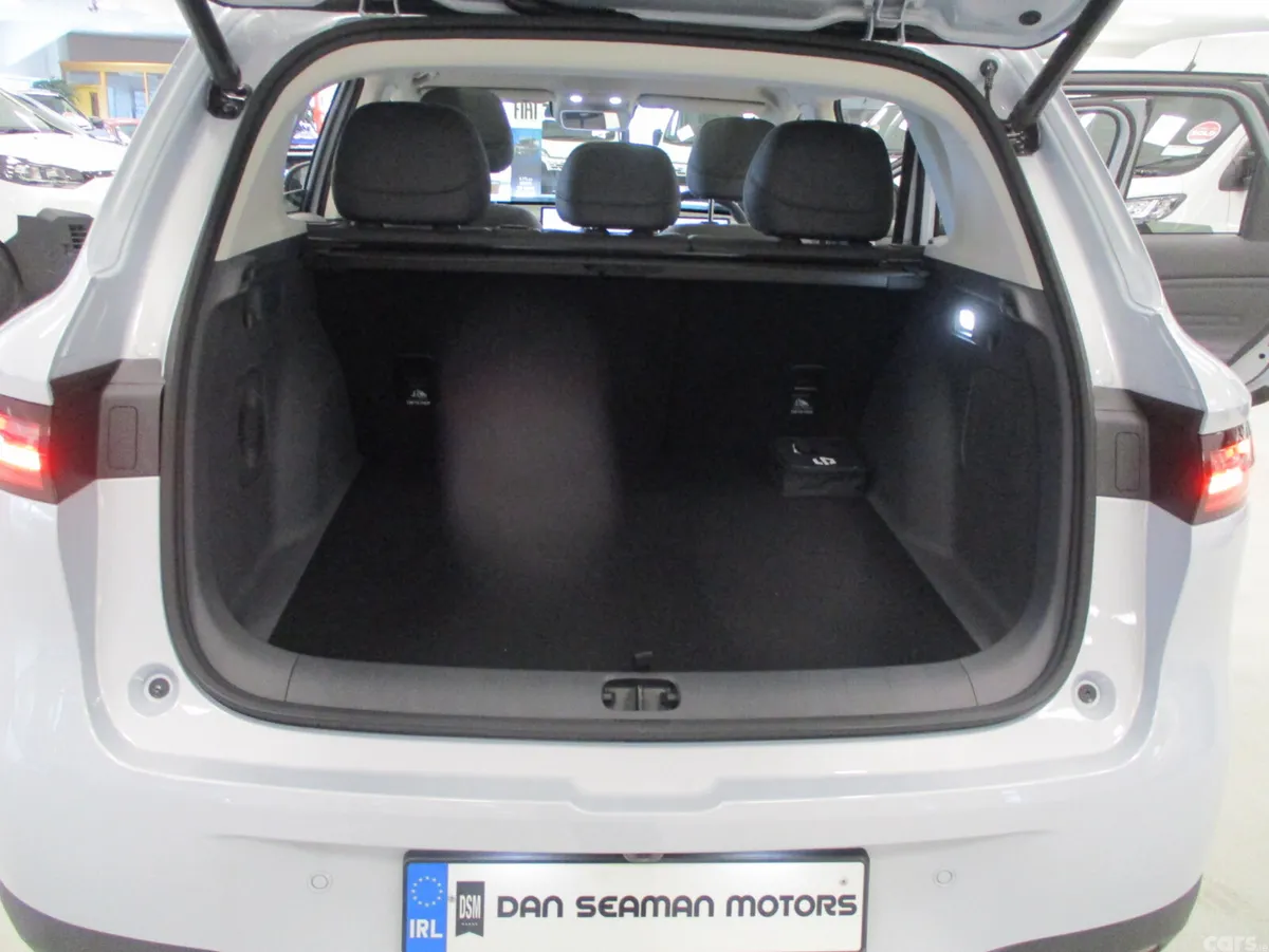 Leapmotor B10 Hatchback, Electric, 2027, Silver