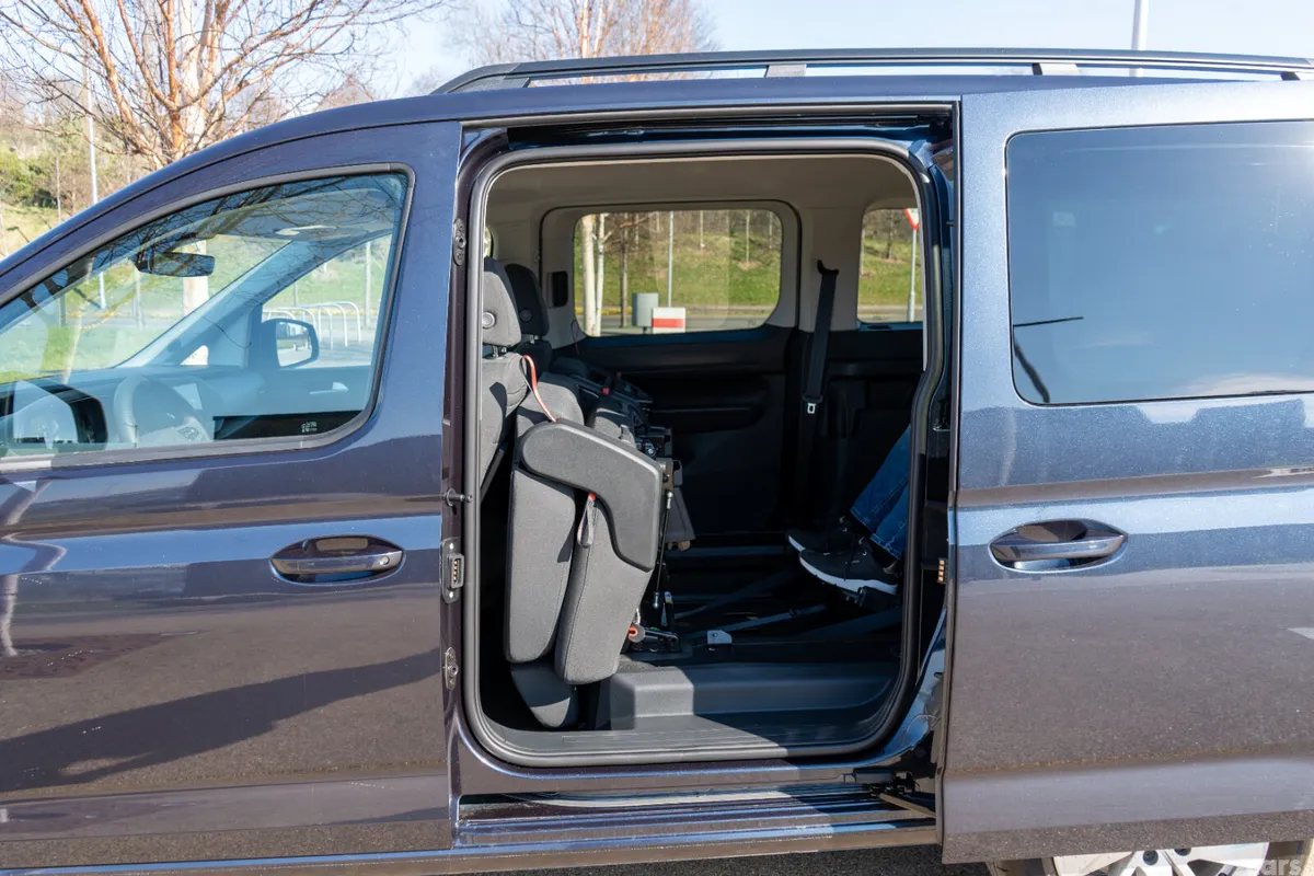 Volkswagen Caddy Maxi Life MPV, Diesel, 2026, Black