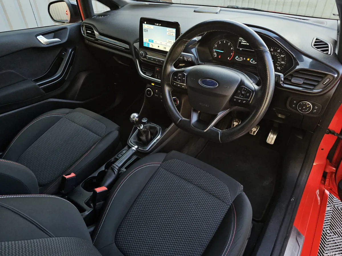 Ford Fiesta Hatchback, Petrol, 2018, Red