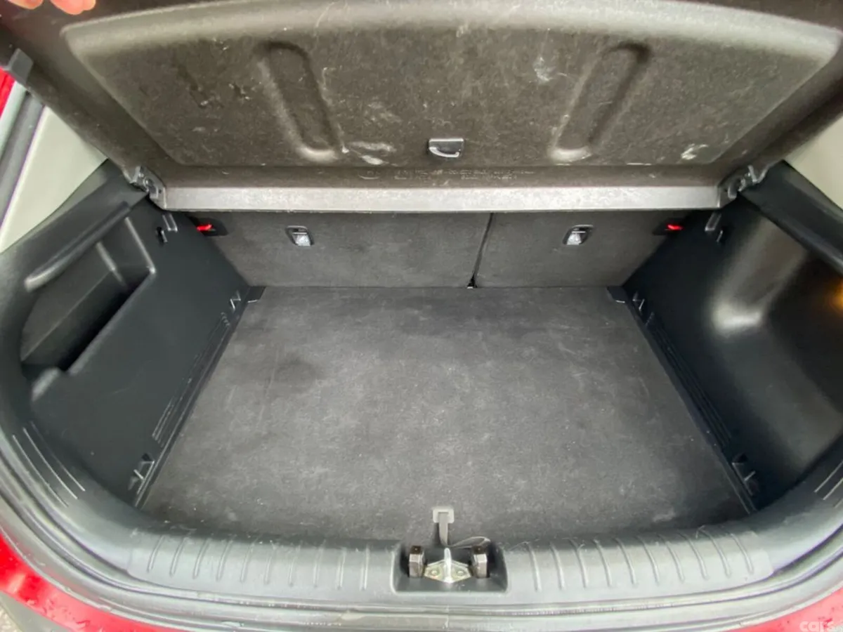 Kia Stonic Estate/Jeep, Diesel, 2018, Red