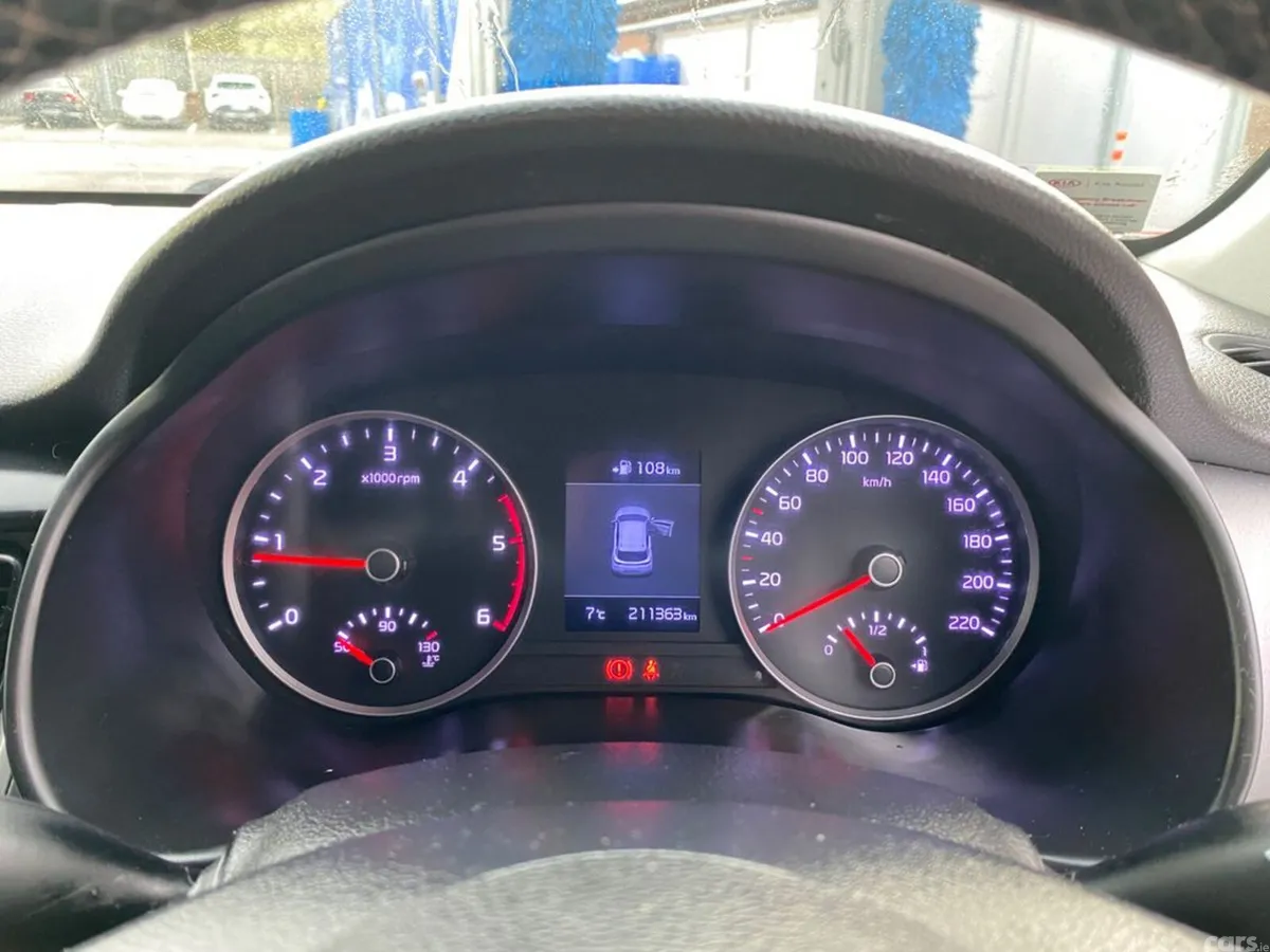 Kia Stonic Estate/Jeep, Diesel, 2018, Red