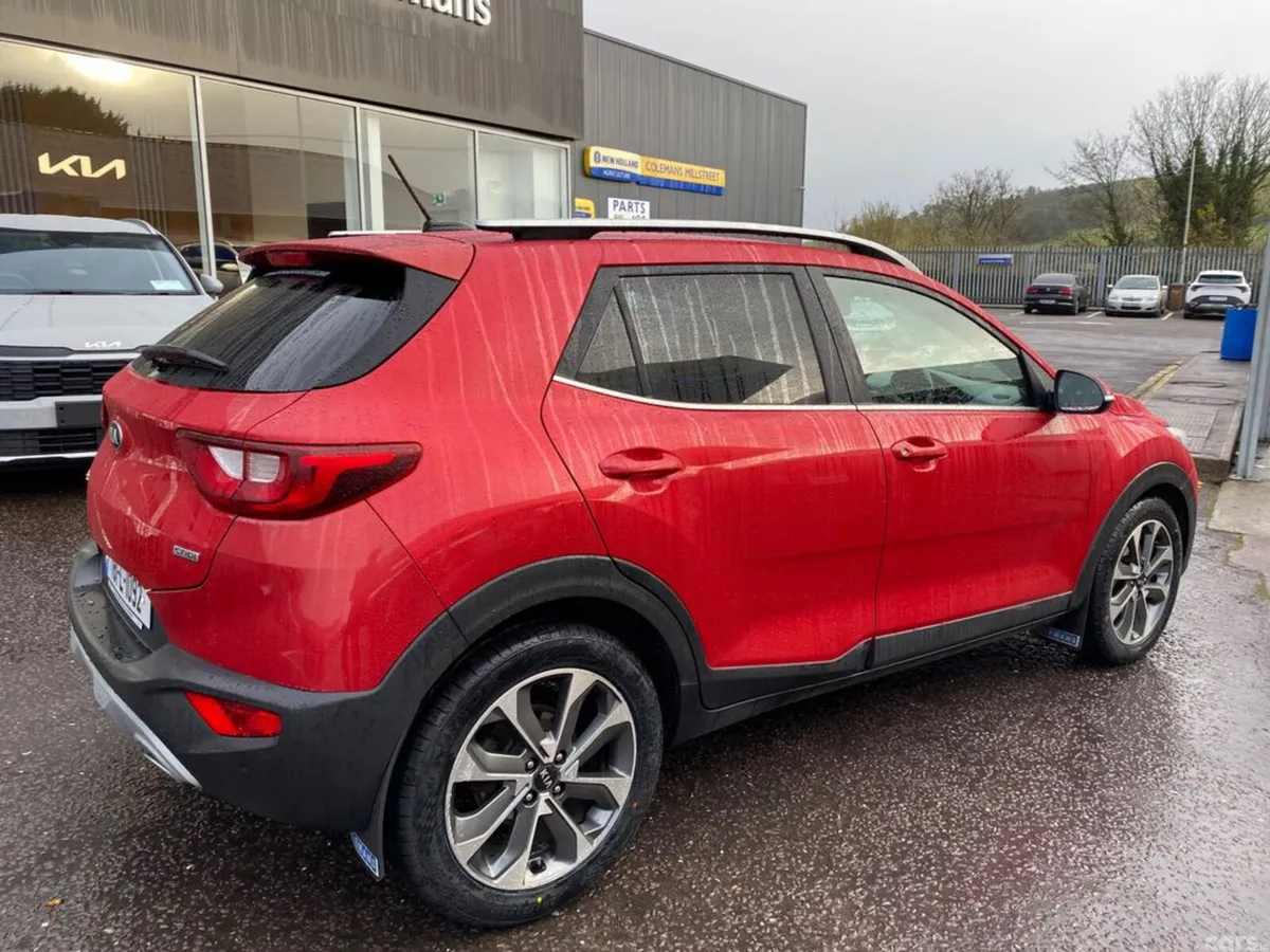 Kia Stonic Estate/Jeep, Diesel, 2018, Red