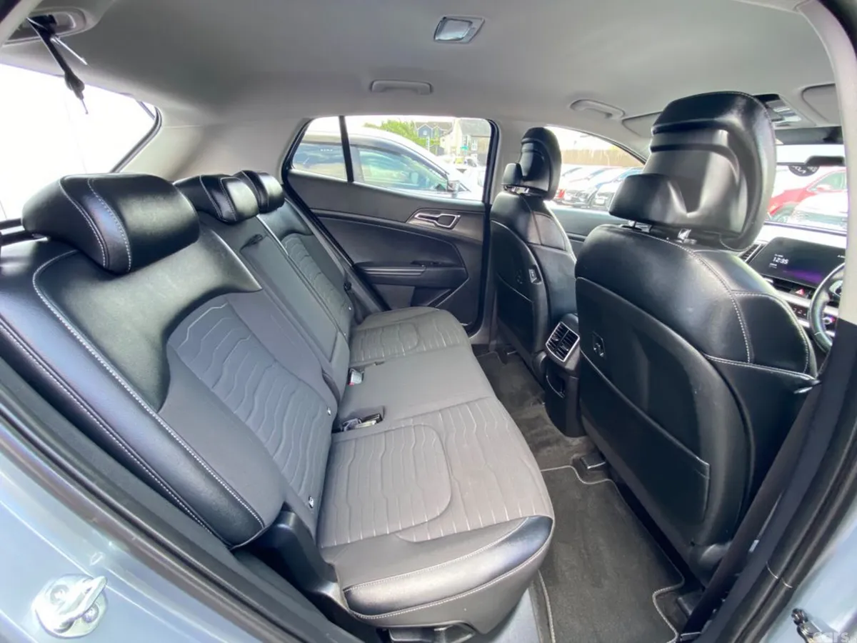 Kia Sportage SUV, Diesel Hybrid, 2023, Grey