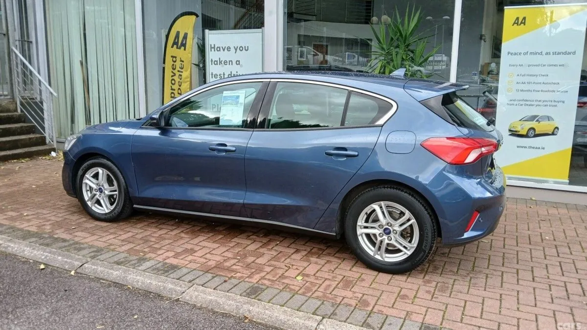 Ford Focus Hatchback, Petrol, 2020, Blue