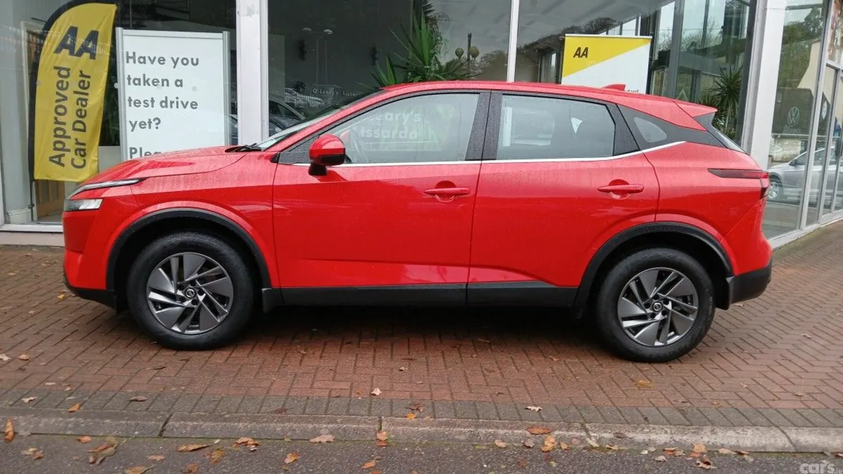 Nissan Qashqai SUV, Petrol, 2021, Red