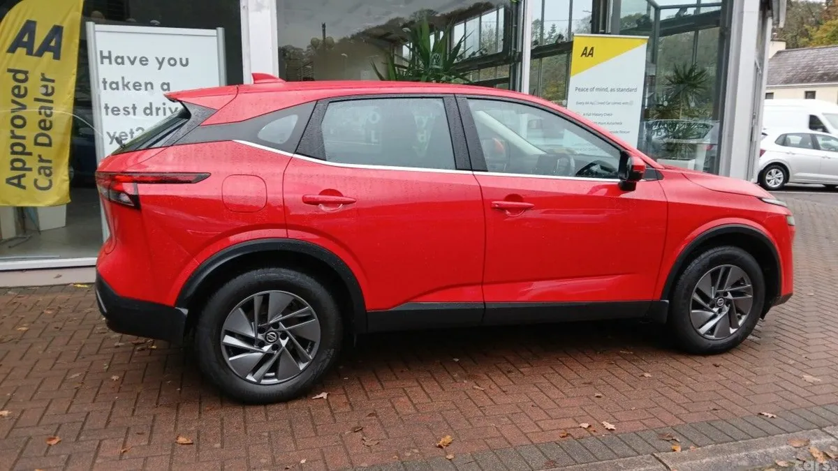 Nissan Qashqai SUV, Petrol, 2021, Red