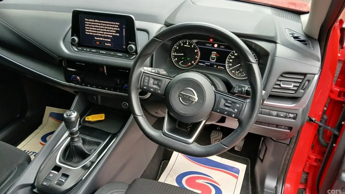 Nissan Qashqai SUV, Petrol, 2021, Red