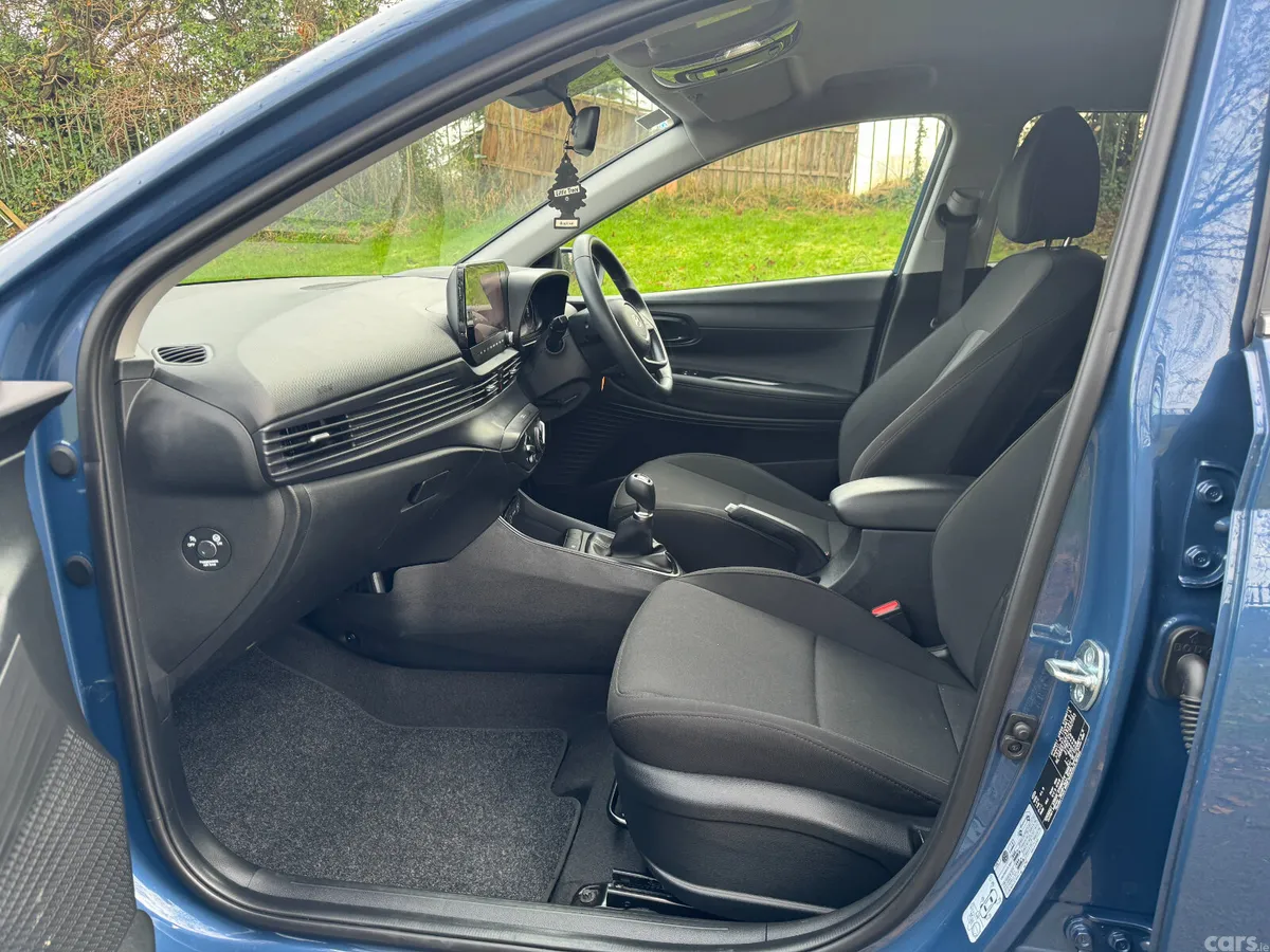 Hyundai i20 Hatchback, Petrol, 2025, Blue