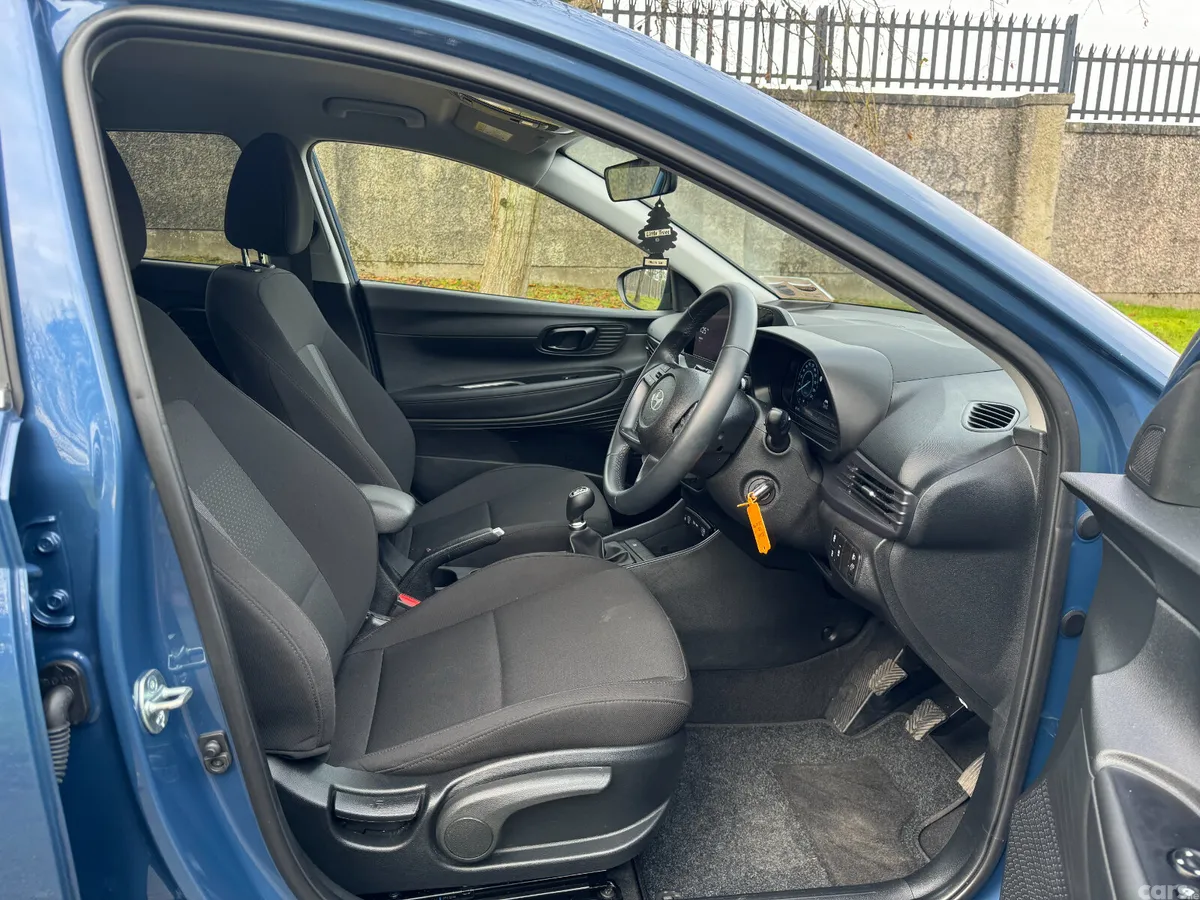 Hyundai i20 Hatchback, Petrol, 2025, Blue