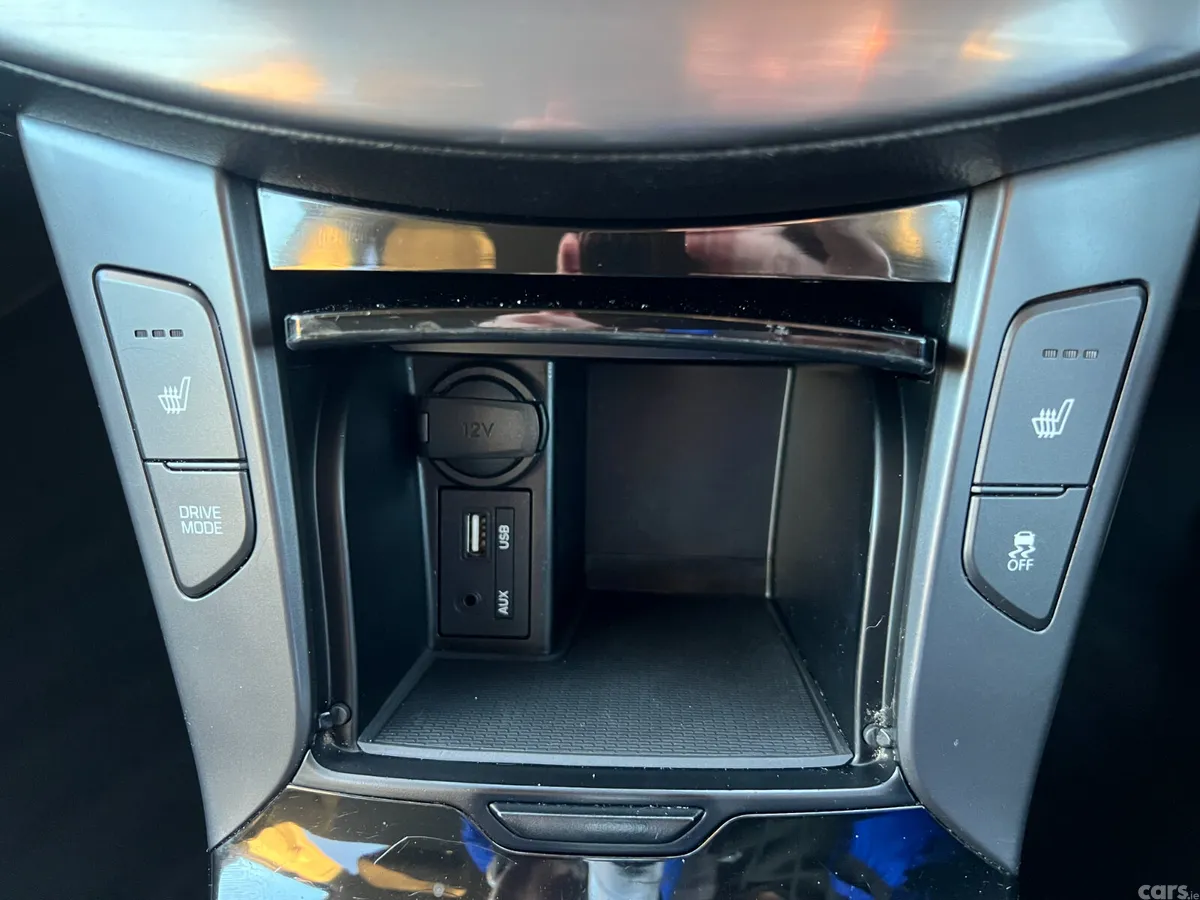Hyundai i40 Estate, Diesel, 2016, Silver