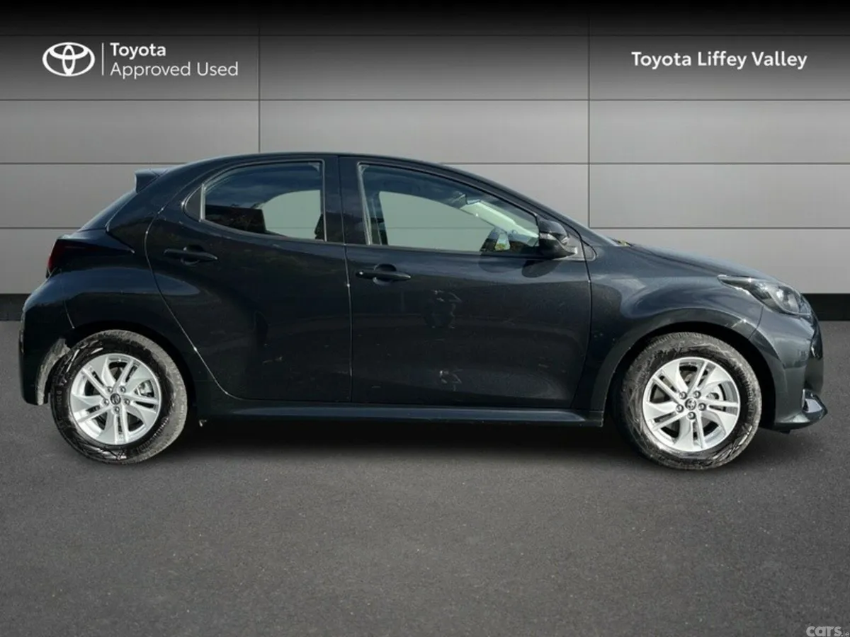 Toyota Yaris Hatchback, Petrol Hybrid, 2025, Black