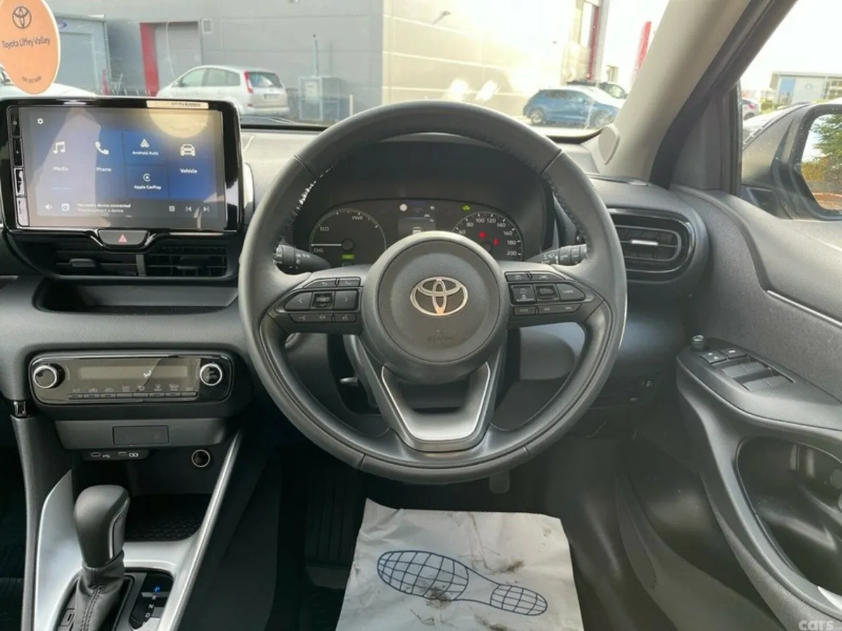 Toyota Yaris Hatchback, Petrol Hybrid, 2025, Black