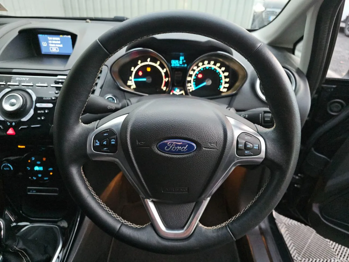 Ford Fiesta Hatchback, Petrol, 2015, Black