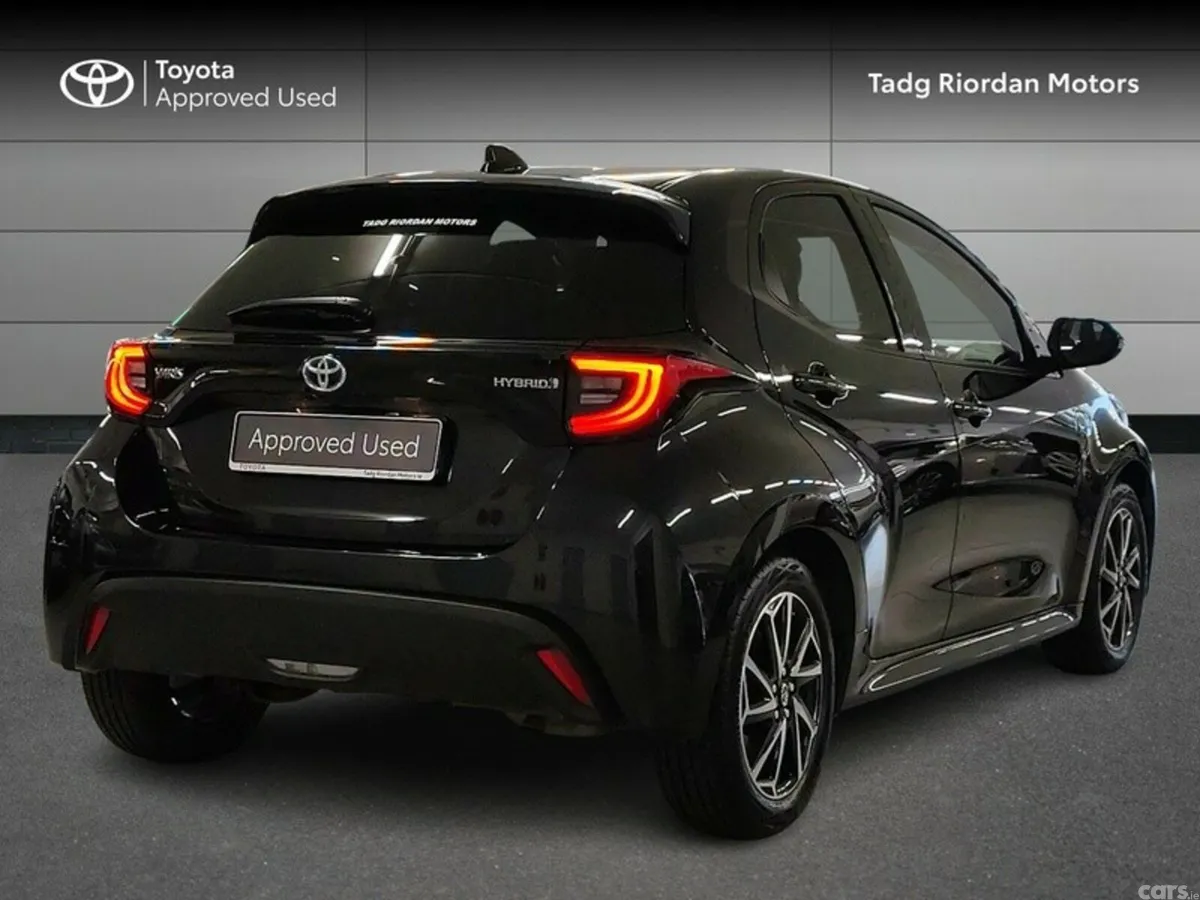 Toyota Yaris Hatchback, Petrol Hybrid, 2024, Black
