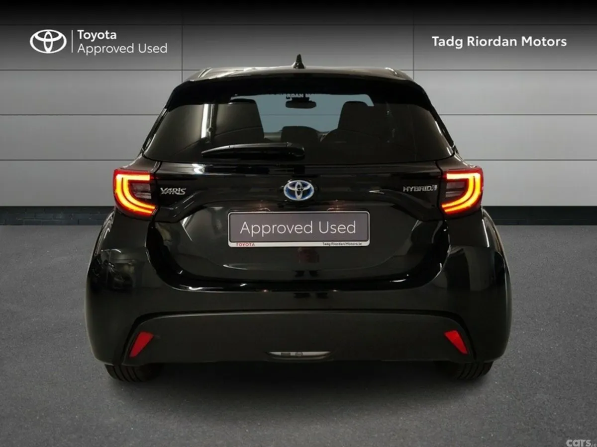 Toyota Yaris Hatchback, Petrol Hybrid, 2024, Black