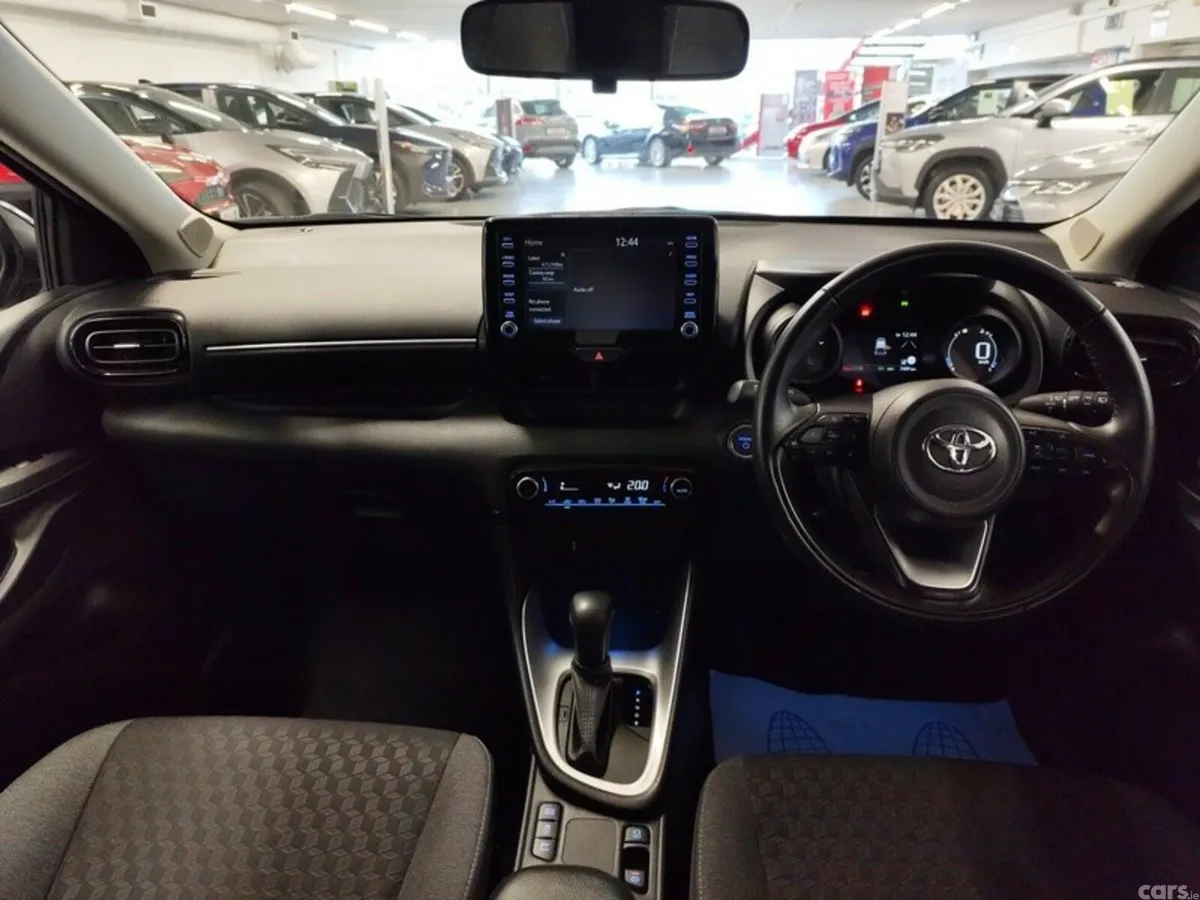 Toyota Yaris Hatchback, Petrol Hybrid, 2024, Black