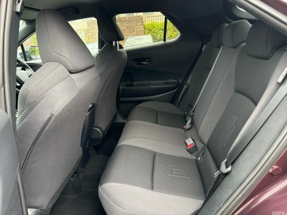 Toyota C-HR SUV, Petrol Hybrid, 2024, Purple