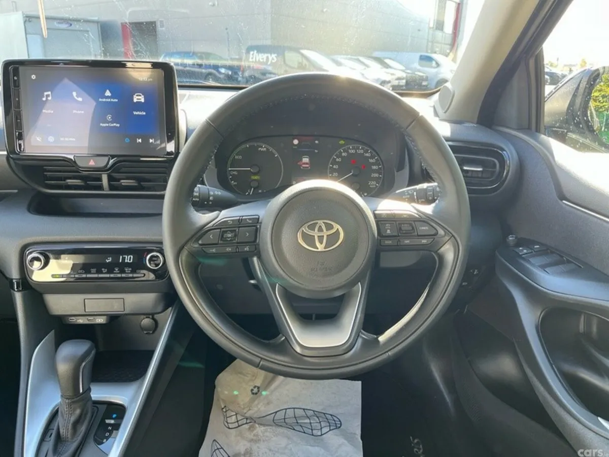 Toyota Yaris Hatchback, Petrol Hybrid, 2025, Black