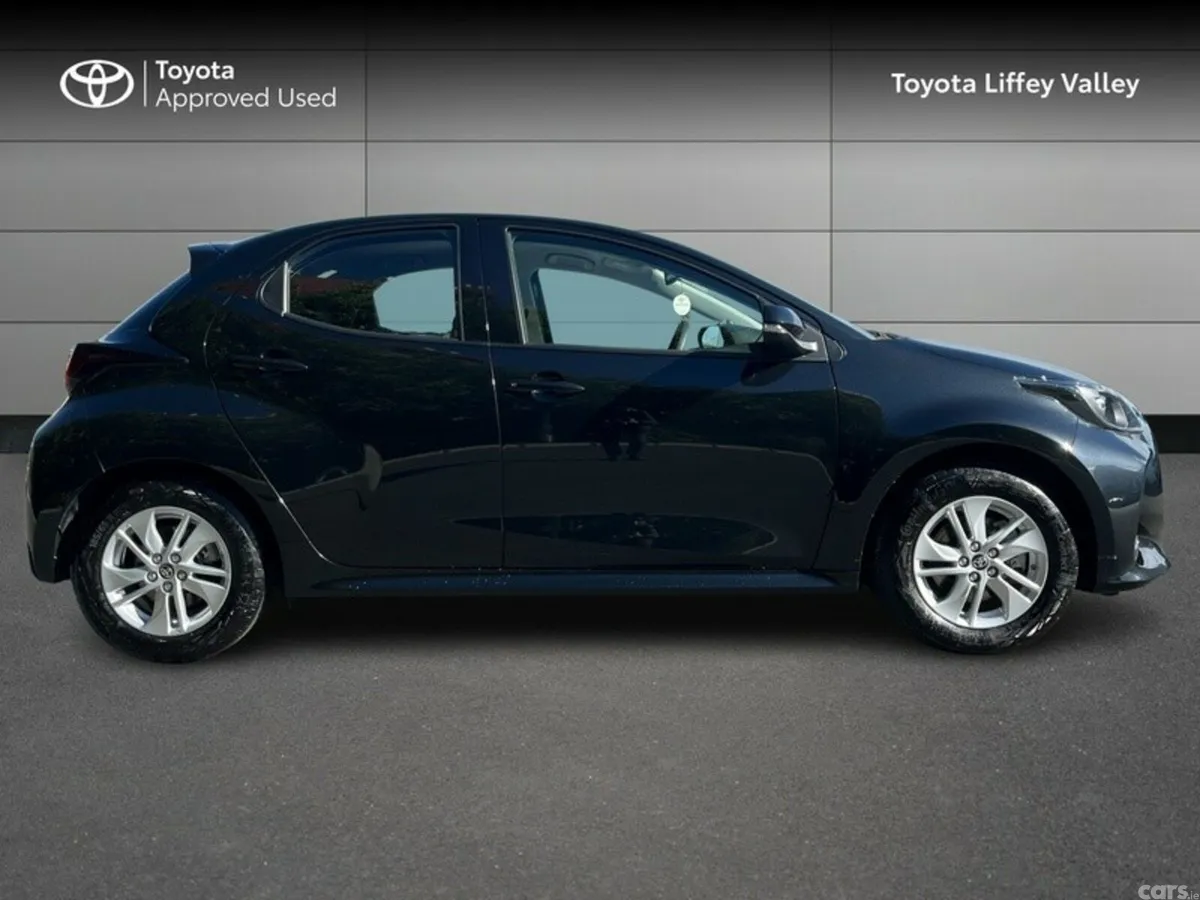 Toyota Yaris Hatchback, Petrol Hybrid, 2025, Black