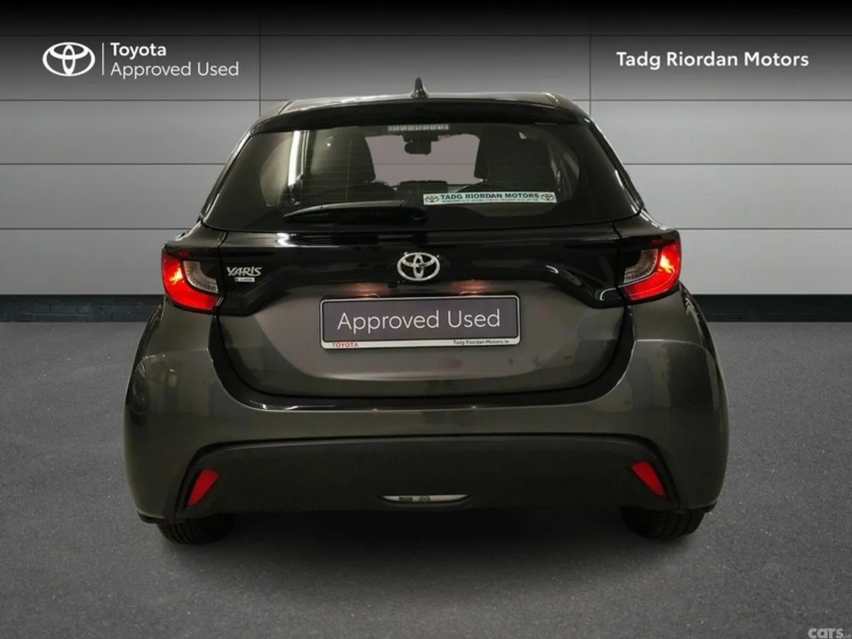 Toyota Yaris Hatchback, Petrol, 2022, Grey