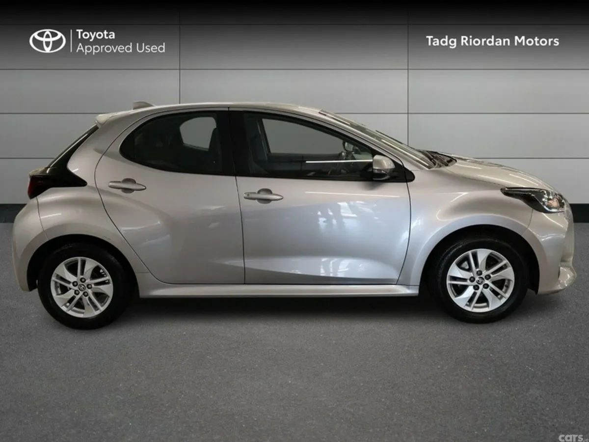 Toyota Yaris Hatchback, Petrol, 2021, Silver