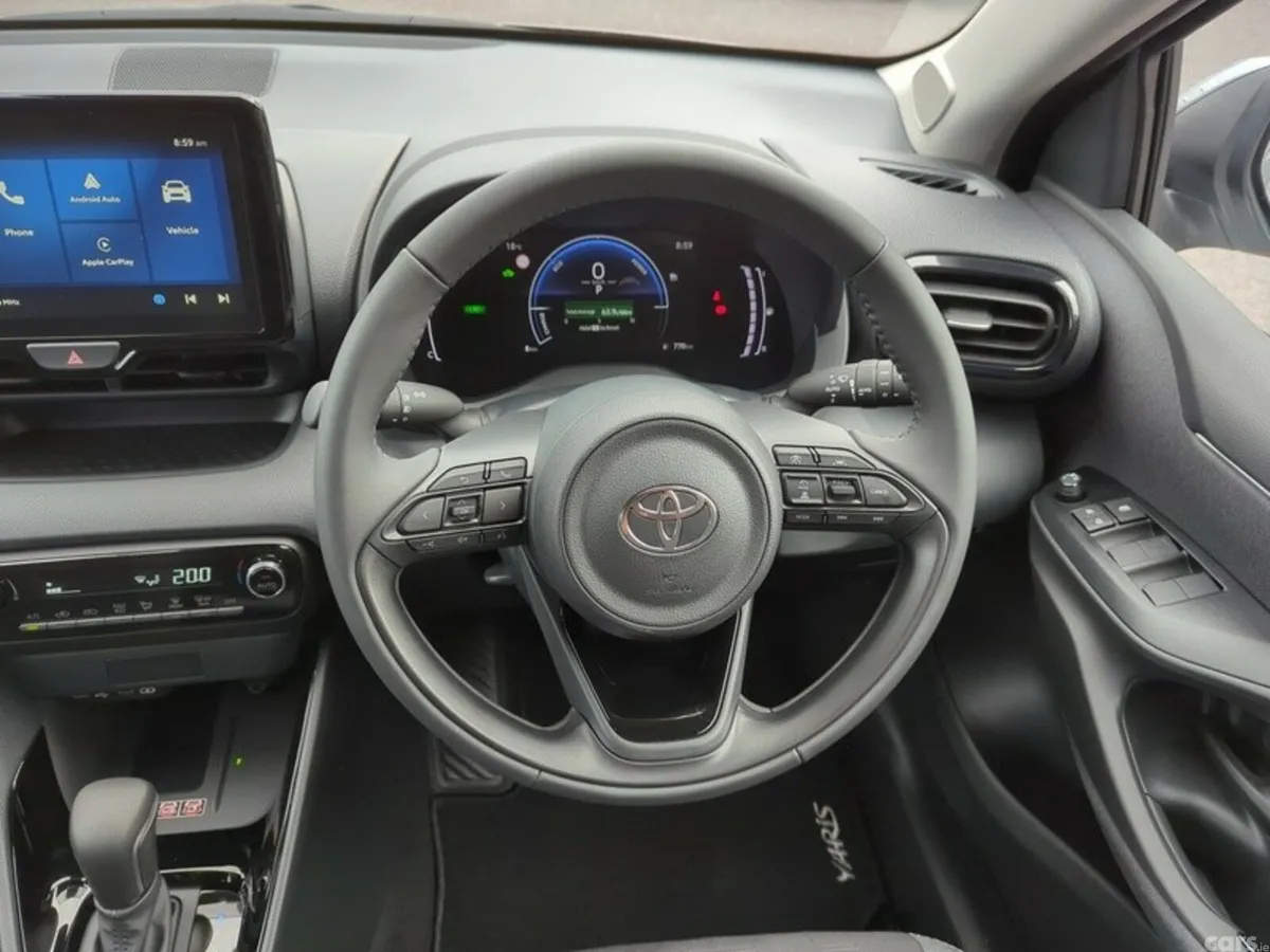 Toyota Yaris Hatchback, Petrol Hybrid, 2025, Silver