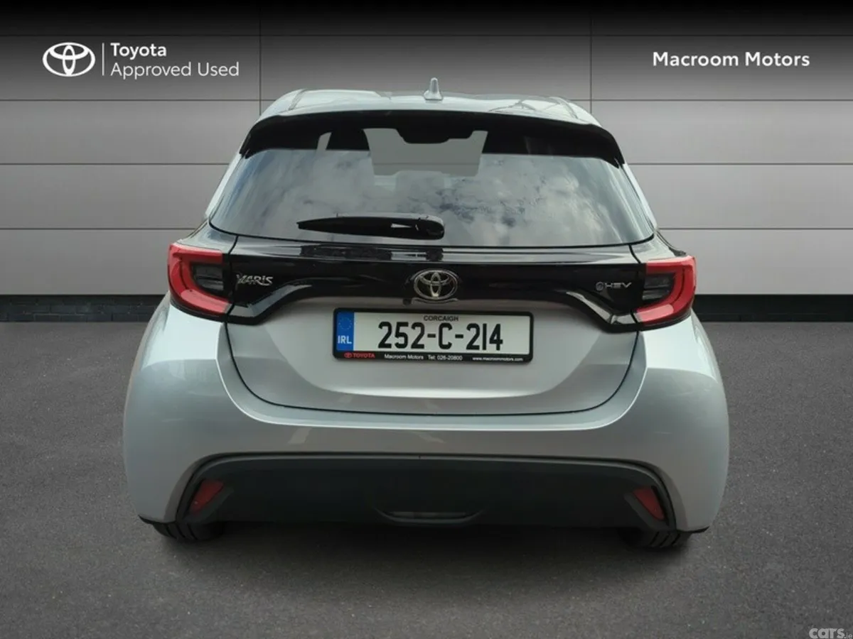 Toyota Yaris Hatchback, Petrol Hybrid, 2025, Silver