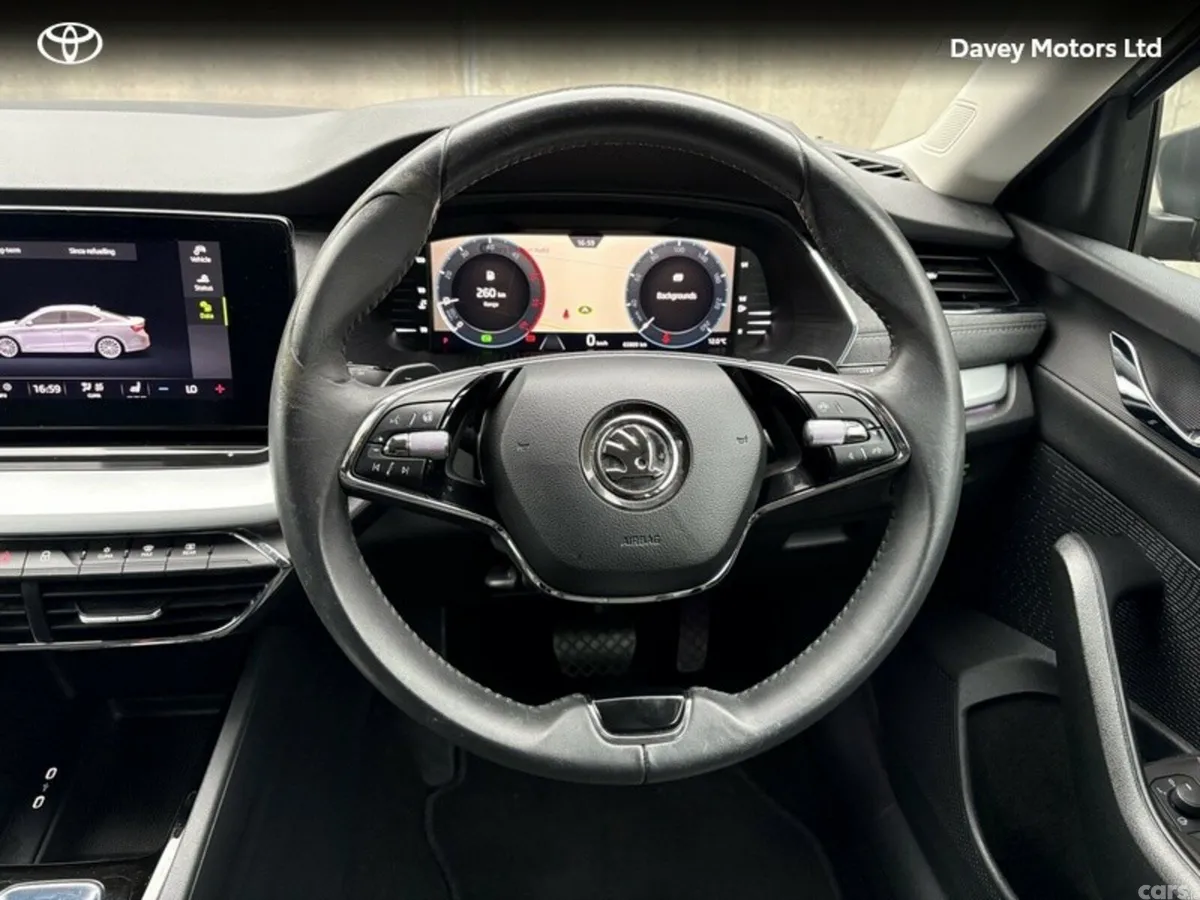 Skoda Octavia Hatchback, Diesel, 2023, Grey