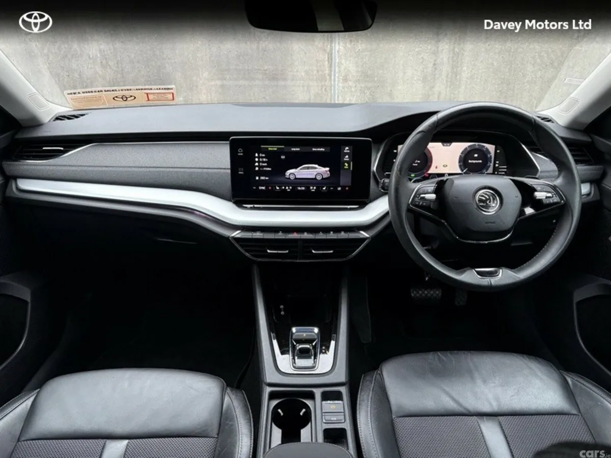Skoda Octavia Hatchback, Diesel, 2023, Grey