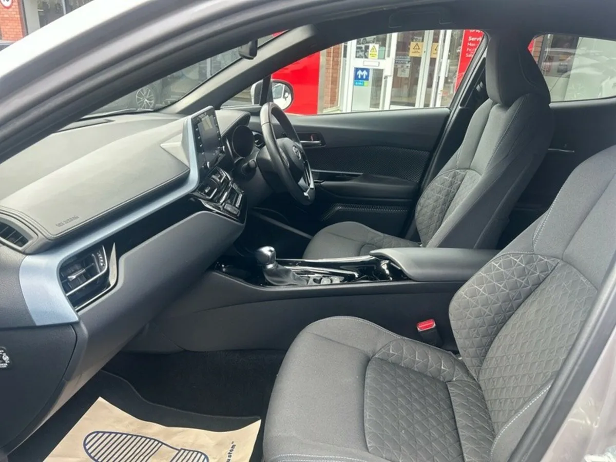 Toyota C-HR SUV, Petrol Hybrid, 2021, Grey