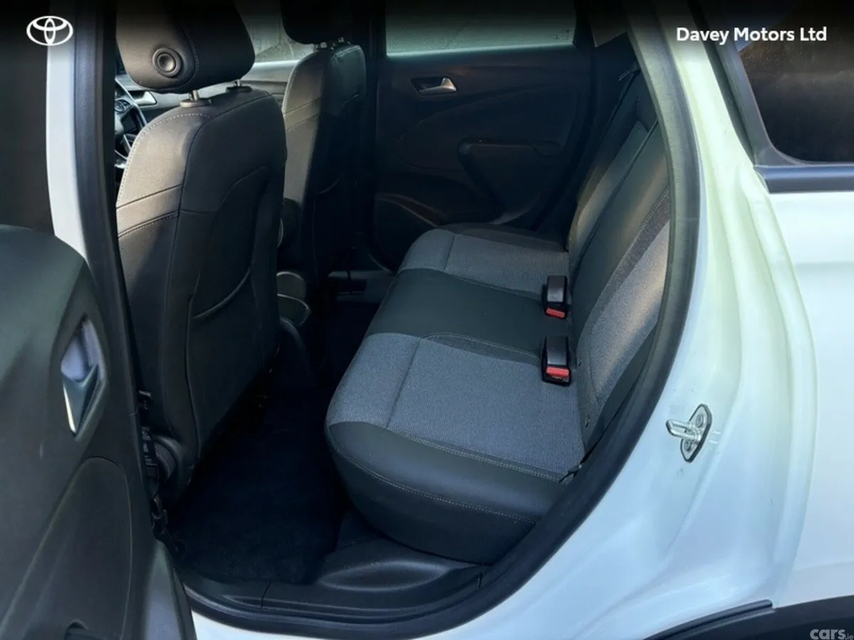 Opel Crossland MPV, Petrol, 2022, White