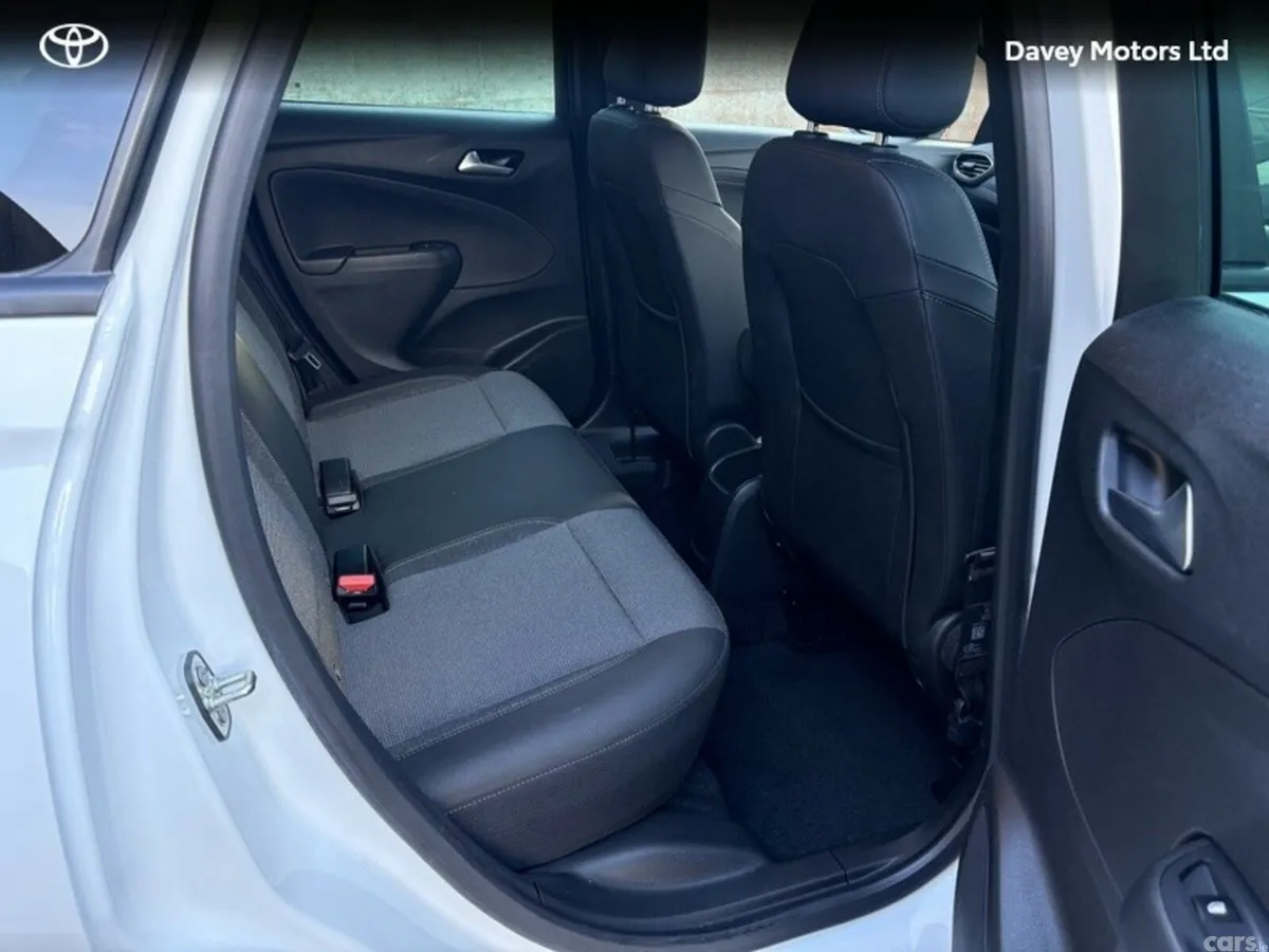 Opel Crossland MPV, Petrol, 2022, White