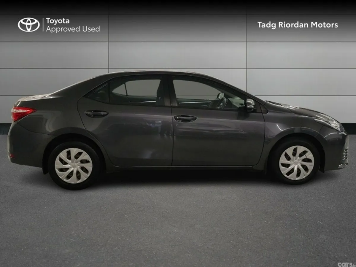 Toyota Corolla Saloon, Petrol, 2018, Grey