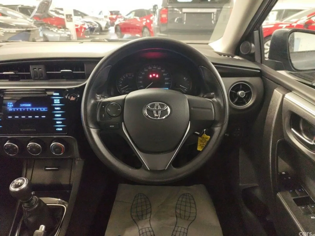 Toyota Corolla Saloon, Petrol, 2018, Grey