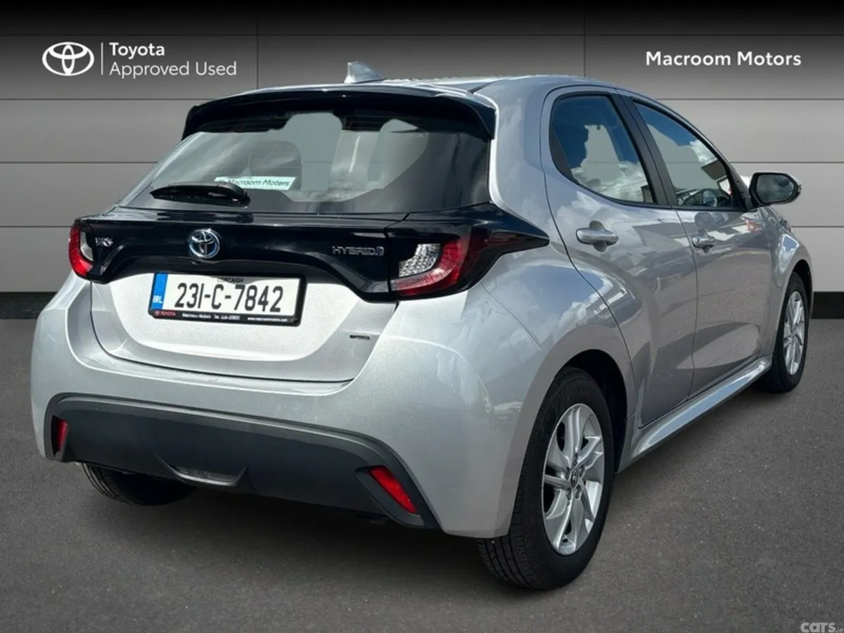 Toyota Yaris Hatchback, Petrol Hybrid, 2023, Grey