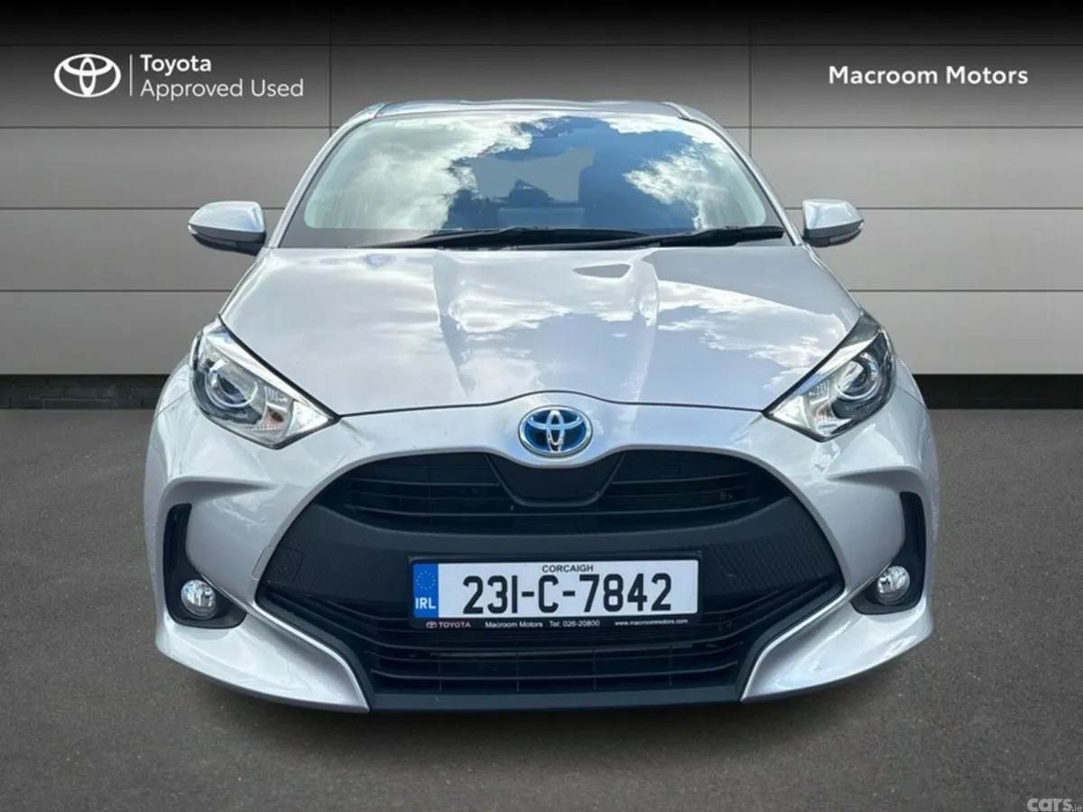 Toyota Yaris Hatchback, Petrol Hybrid, 2023, Grey
