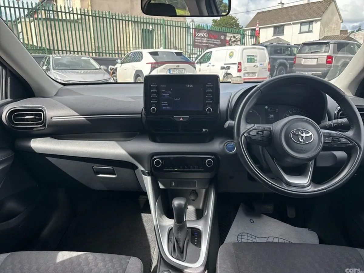 Toyota Yaris Hatchback, Petrol Hybrid, 2023, Grey
