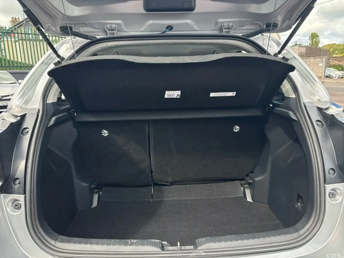 Toyota Yaris Hatchback, Petrol Hybrid, 2023, Grey