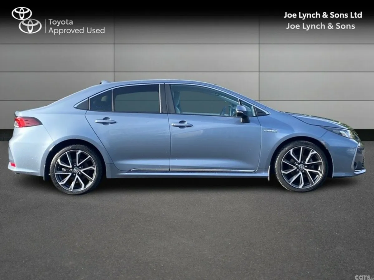 Toyota Corolla Saloon, Petrol Hybrid, 2022, Grey
