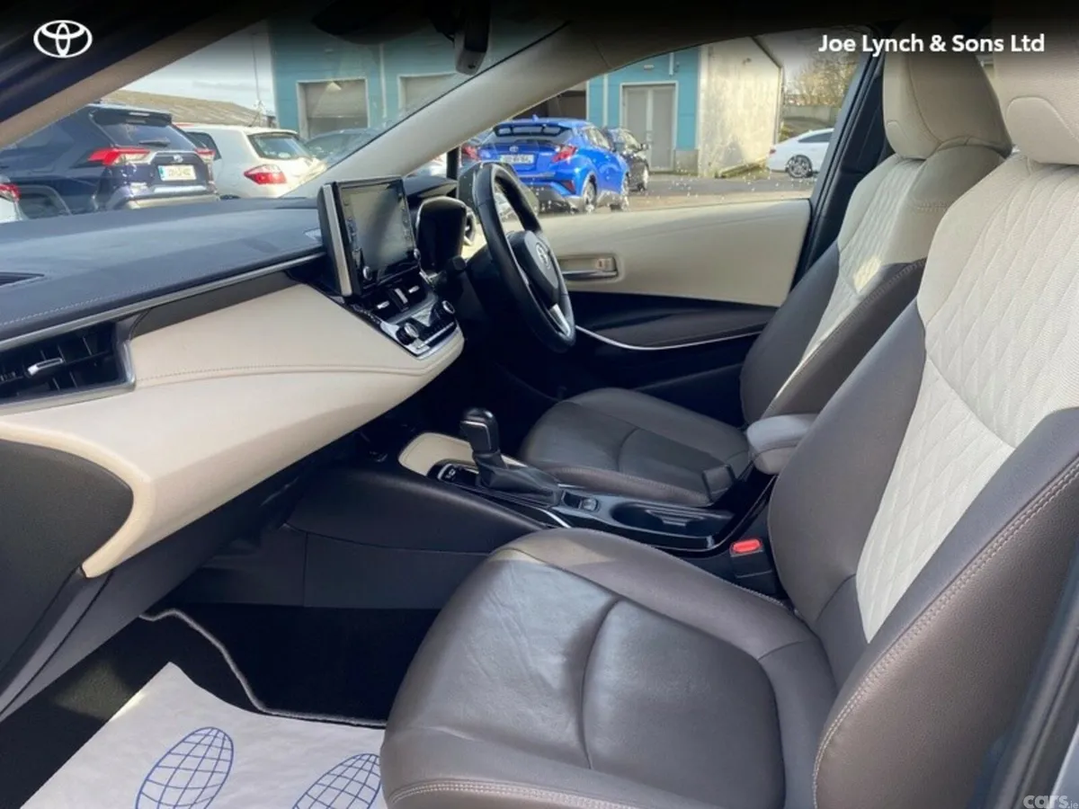 Toyota Corolla Saloon, Petrol Hybrid, 2022, Grey