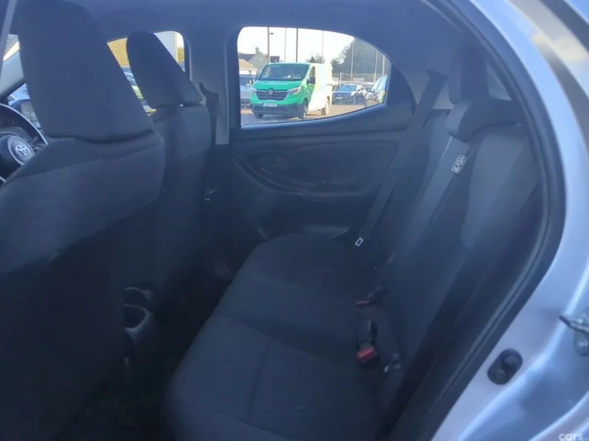 Toyota Yaris Hatchback, Petrol, 2021, Grey