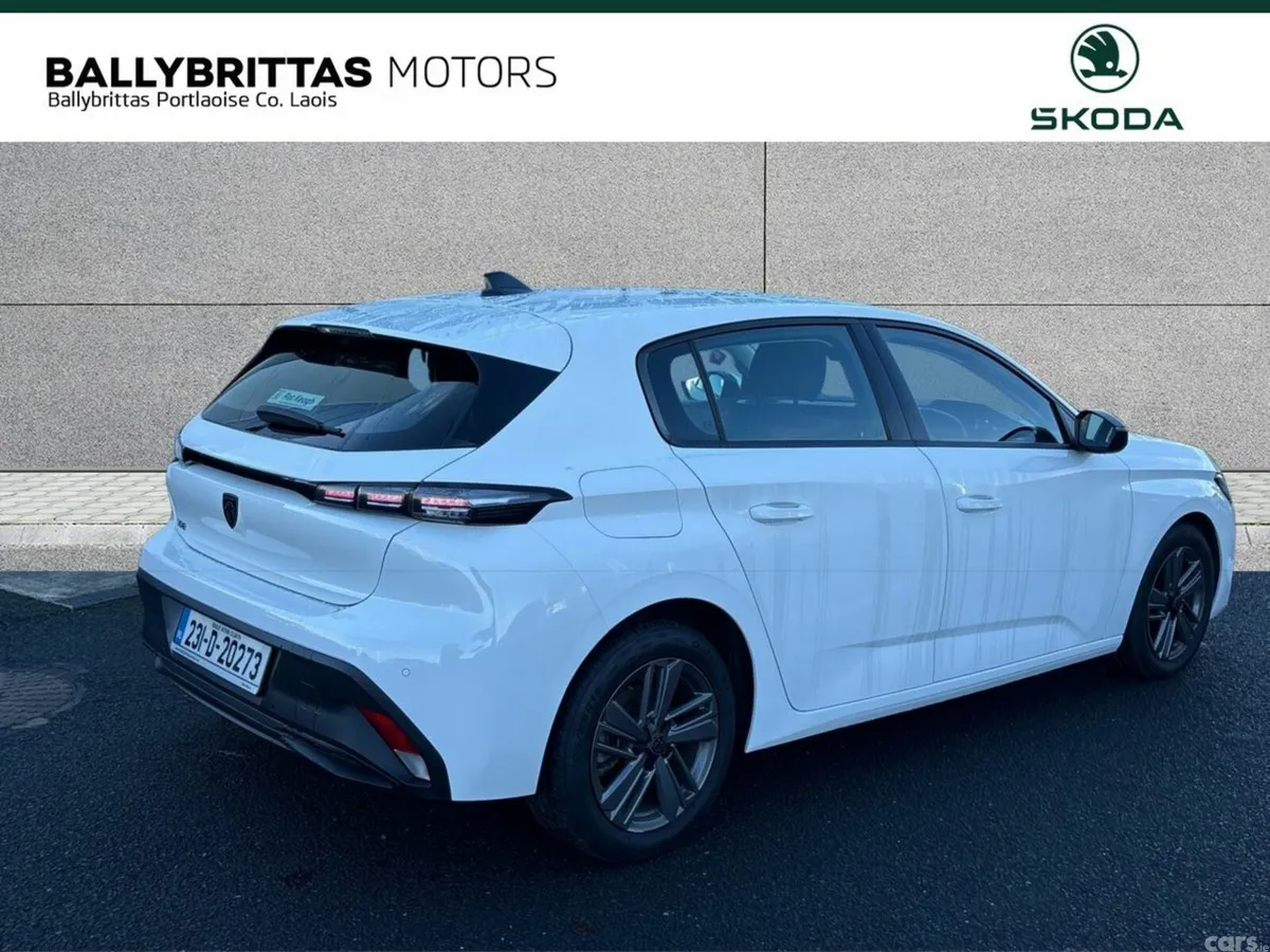 Peugeot 308 Hatchback, Petrol, 2023, White