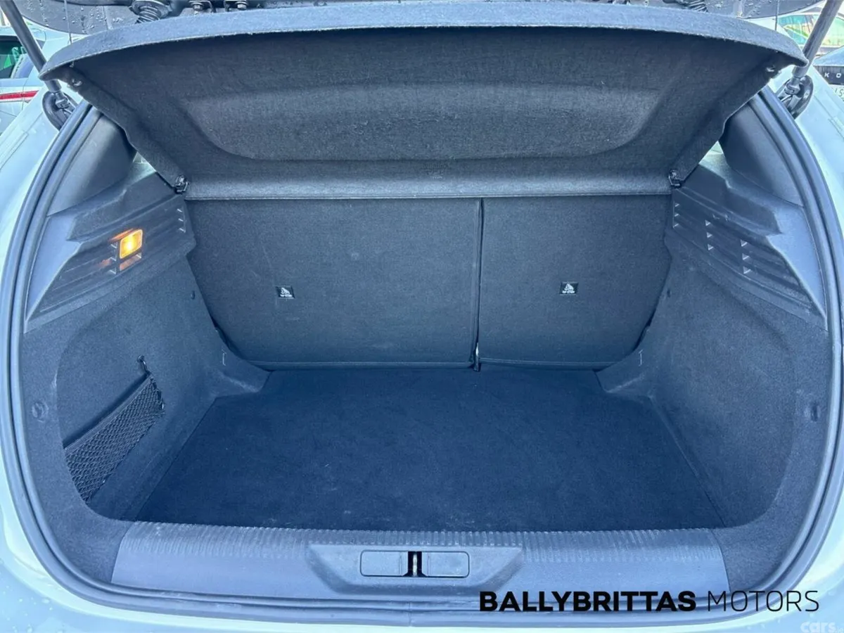 Peugeot 308 Hatchback, Petrol, 2023, White