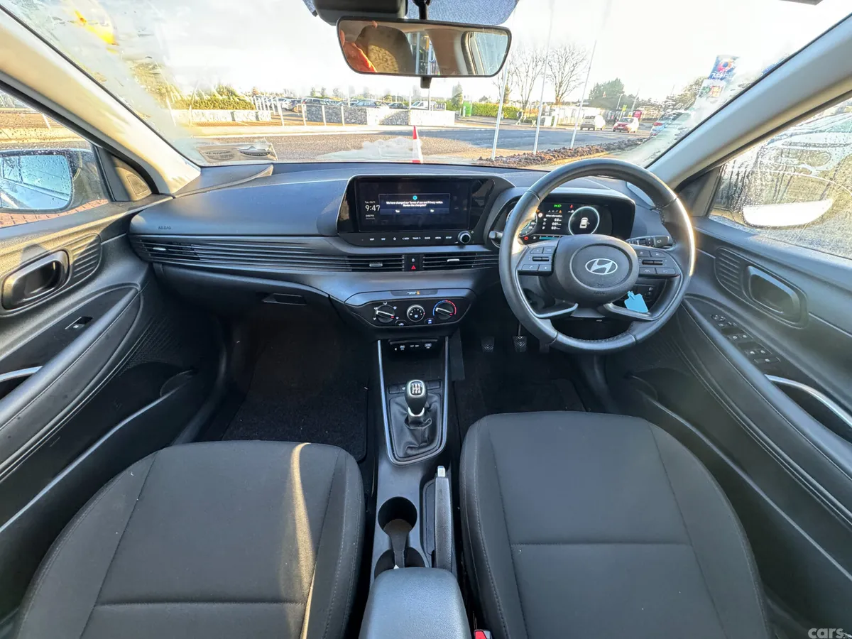 Hyundai i20 Hatchback, Petrol, 2025, White